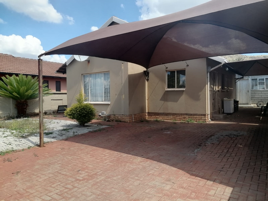 To Let 3 Bedroom Property for Rent in Tlhabane West North West